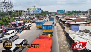 কুমিল্লায় ঢাকা-চট্টগ্রাম মহাসড়কে তীব্র যানজট, চরম ভোগান্তি