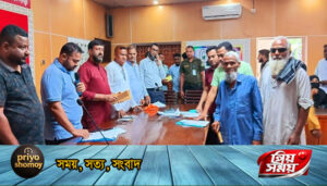 তেঁতুলিয়ায় প্রধানমন্ত্রীর ত্রাণ ও কল‍্যাণ তহবিল থেকে মানবিক সহায়তা পেলেন ১৪৭ পরিবার