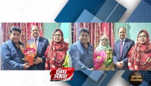 চীফ প্রসিকিউটর অ্যাড. আমিনুল ইসলাম ও রাশেদা বেগম হীরা এমপিকে ফুলেল শুভেচ্ছা