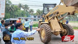 সড়ক দখলমুক্ত রাখতে চাঁদপুর সড়ক বিভাগের নেতৃত্বে ৫ শতাধিক অবৈধ স্থাপনা অপসারণ