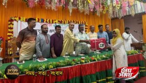 আদমদীঘিতে বসুন্ধরা শুভসংঘের দেওয়া ২০টি পরিবারের মাঝে সেলাই মেশিন বিতরণ
