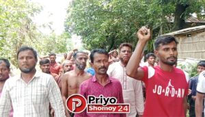 সুনামগঞ্জের পাইকুরাটিতে ক্ষতিগ্রস্ত কৃষকদের বিক্ষোভ মিছিল