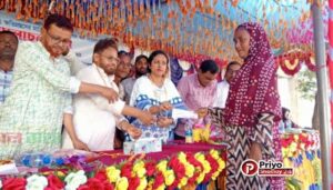 সিরাজগঞ্জ তাড়াশে প্রাকৃতিক দুর্যোগে ক্ষতিগ্রস্ত ৪০ টি পরিবারকে নগদ অর্থ প্রদান