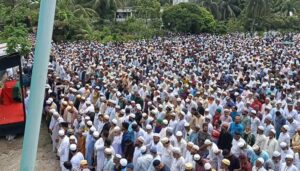 স্বরূপকাঠিতে বিএনপি নেতা ওয়াহিদের জানাজায় মানুষের ঢল