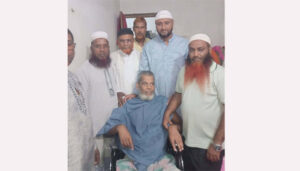 অসুস্থ আক্কাস আলীকে হুইলচেয়ার প্রদান করলেন সোহেল রানা ডলার
