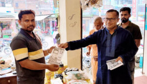 মাদারগঞ্জে গণসংযোগে ব্যস্ত মেয়র প্রার্থী আবু তাহা ফরিদ