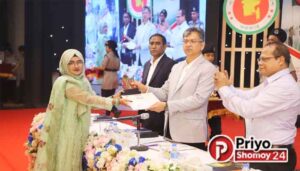 চাঁদপুরের মেয়ে সামিরার জাতীয় রচনা প্রতিযোগিতায় সাফল্য, স্বরাষ্ট্রমন্ত্রীর হাত থেকে পুরস্কার গ্রহণ
