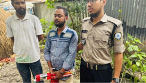তাড়াশে ১০ পিচ ইয়াবাসহ একজন গ্রেফতার