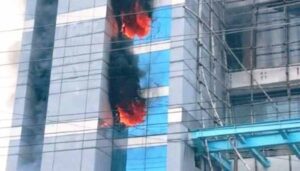 সাতক্ষীরায় অবস্থিত বহুতল ‘ব্লিস হাসপাতাল’ ভয়াবহ অগ্নিকাণ্ড