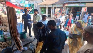 চাঁদপুরে নিষিদ্ধ পলিথিনবিরোধী অভিযান, ১২৩ কেজি পলিথিন জব্দ, ৪০ হাজার টাকা জরিমানা