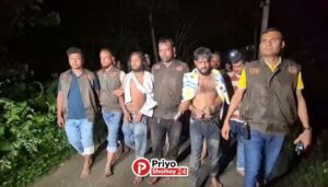 বগুড়ায় কথিত সন্ত্রাসী চক্রের গোপন আস্তানায় ডিবির অভিযান, অস্ত্র-মাদকসহ গ্রেপ্তার ৩