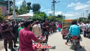 কুড়িগ্রামের ভূরুঙ্গামারীতে সারের দাবিতে কৃষকের বিক্ষোভ, প্রশাসনের উপস্থিতিতে বিতরণ