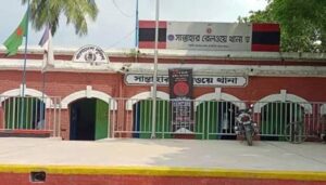 চলন্ত ট্রেনে নারী যাত্রীকে জোরপূর্বক ধর্ষণ, ক্যান্টিন বয় গ্রেফতার